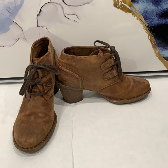 Clarks Shoes | Clarks Women's Carleta Lyon Boot, Brown Oiled Nubuck, 9 M US | Color: Brown | Size: 9 | H_Q_Selection's Closet